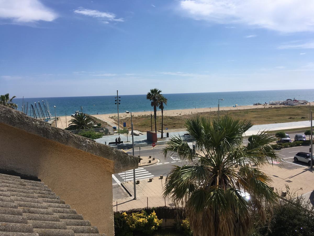 Beach House Castelldefels Exterior photo
